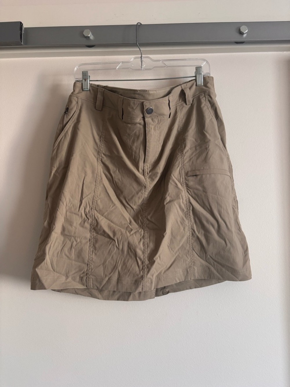 Duluth Trading Co. khaki skort size 16
